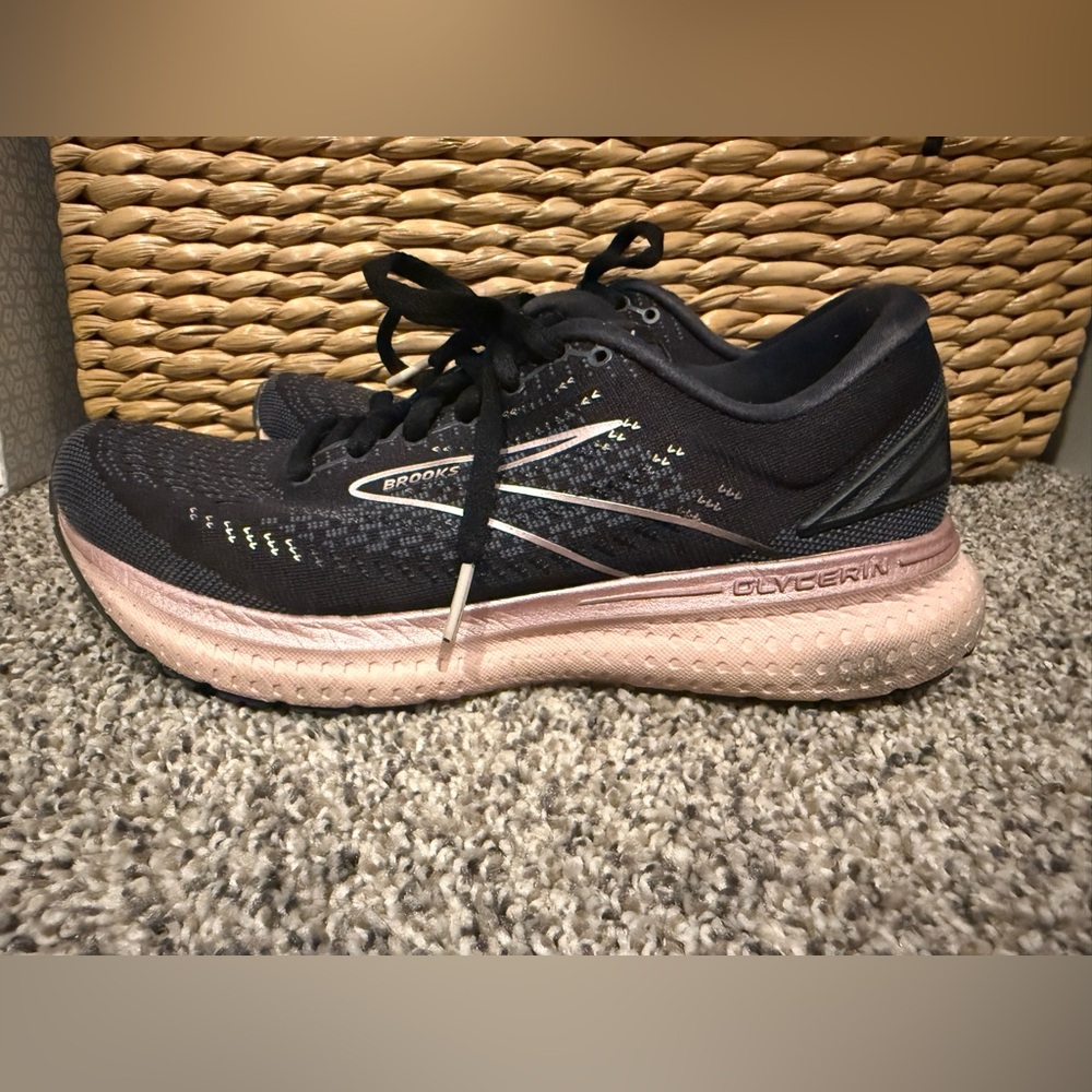 Brooks - Picture 6 of 6